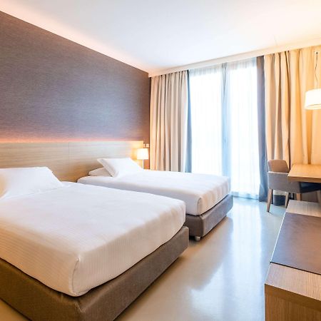 Hsm Hotel San Martino Garbagnate Monastero Екстериор снимка