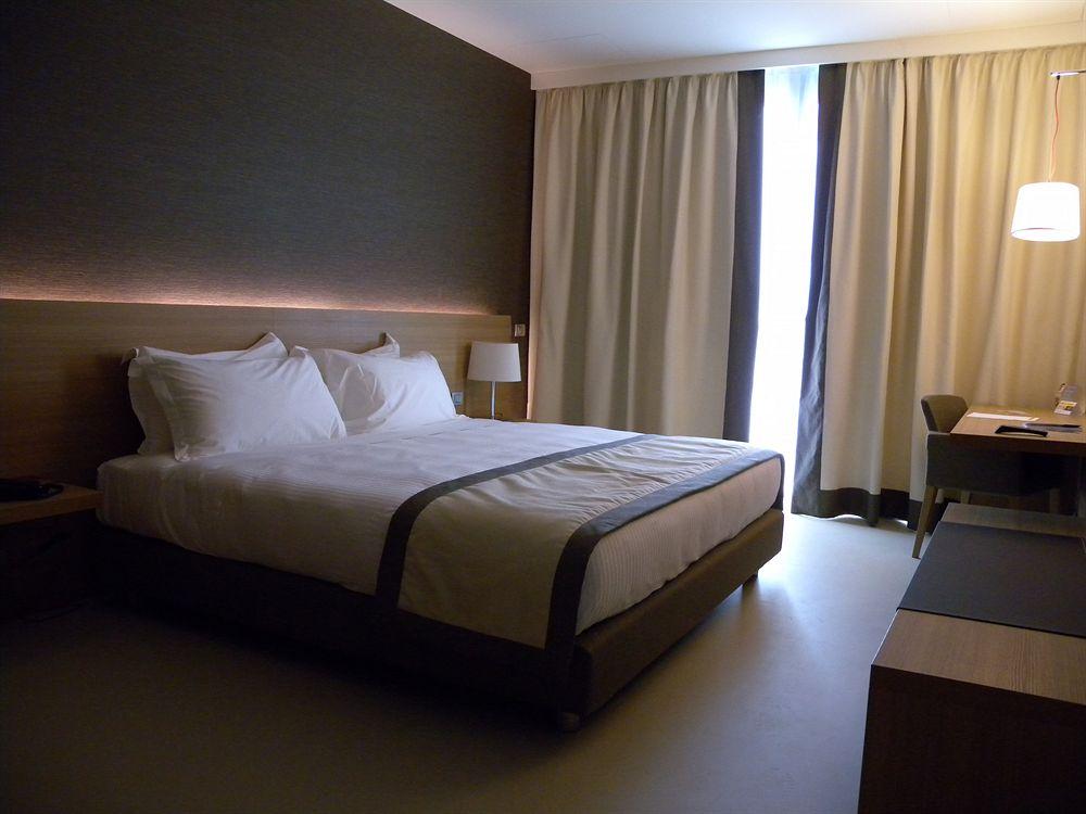 Hsm Hotel San Martino Garbagnate Monastero Екстериор снимка