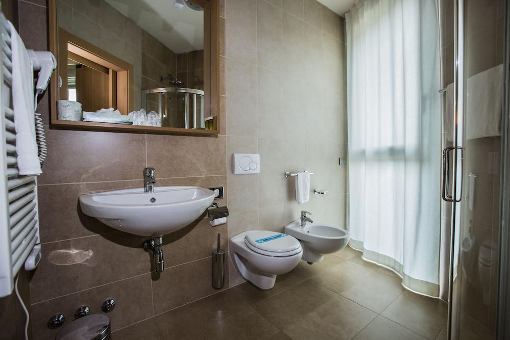 Hsm Hotel San Martino Garbagnate Monastero Екстериор снимка